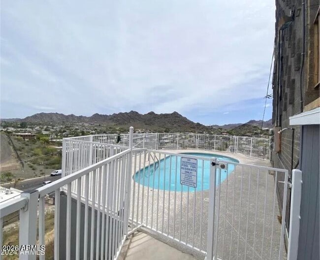 Building Photo - 1057 E Butler Dr