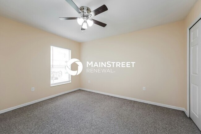 Building Photo - 3 Bedroom Pet-Friendly Home in Lehigh Acre...