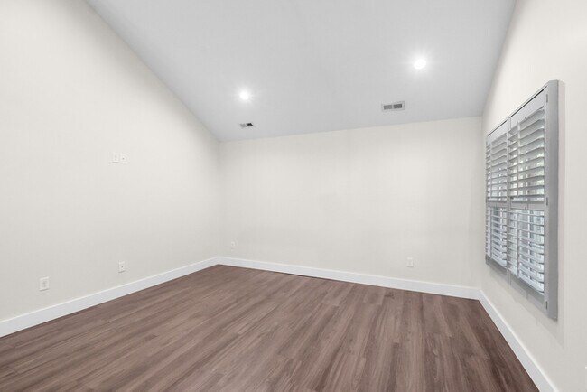 Building Photo - LIVE CLOSE TO THE ACTION — Modern 3-Bedroom Rental in Charlotte’s Reid Park!