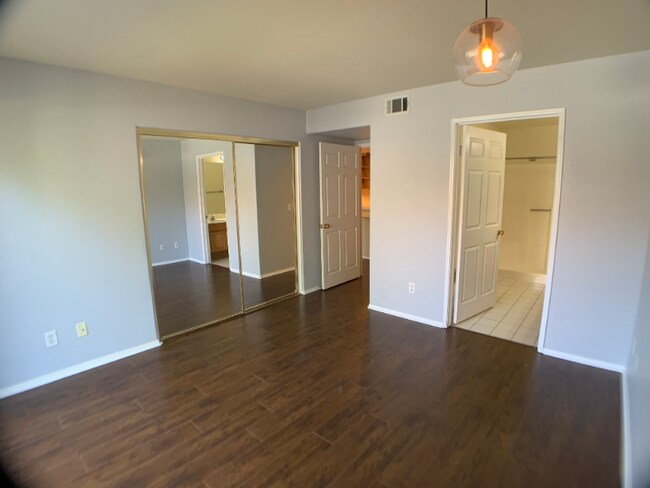 Building Photo - 7035 Paseo Encantada