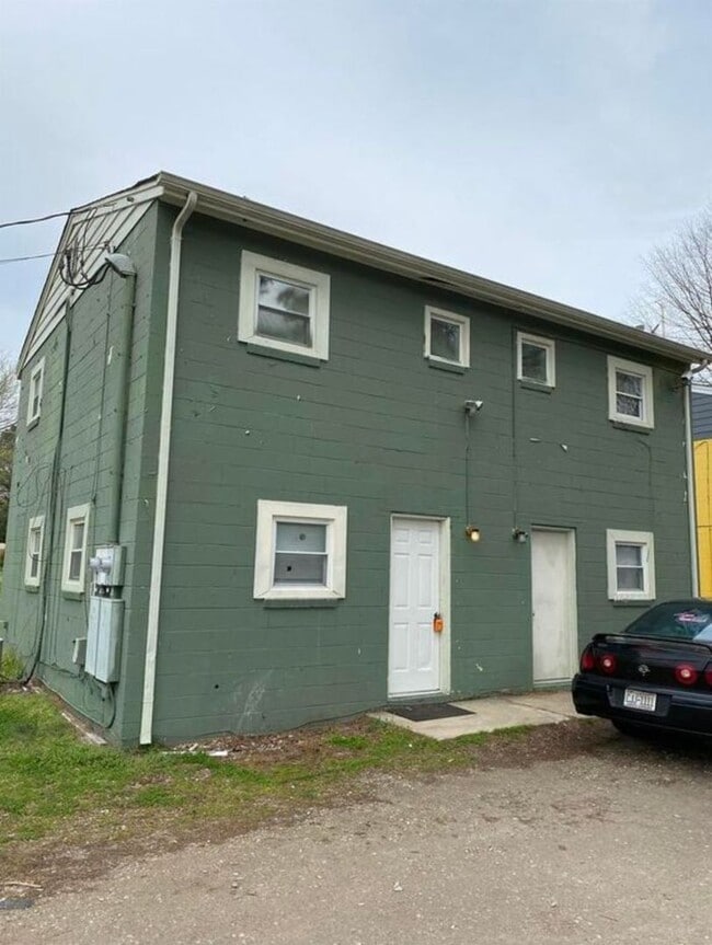 Building Photo - COMING SOON !!! | Just Minutes from Downto...