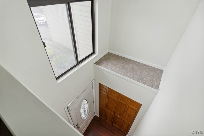 Building Photo - 104 Lookout Cir