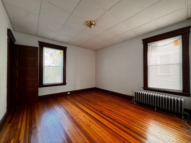 Building Photo - 126 Mansfield St