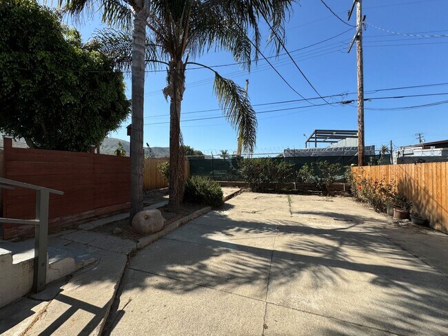 Building Photo - 132for