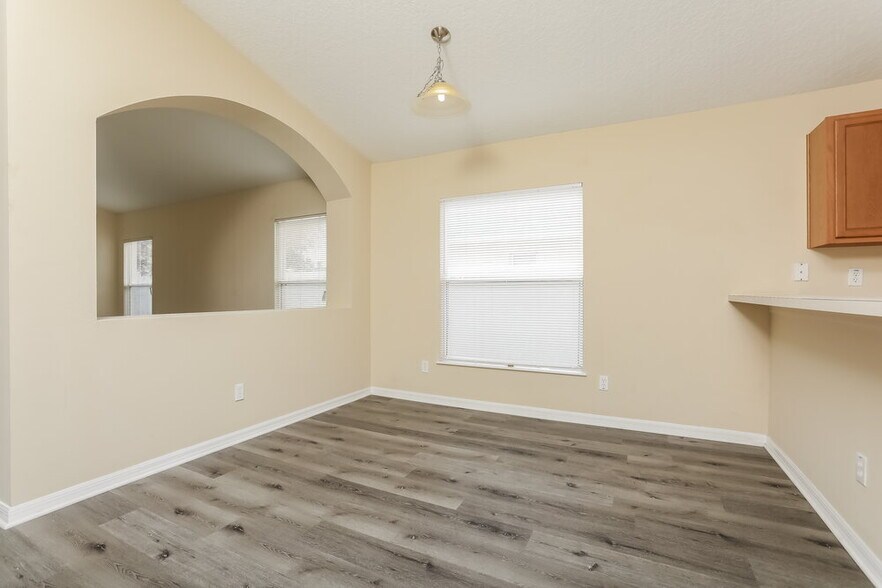 Building Photo - 4085 Waltham Forest Dr