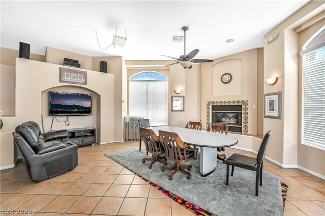 Building Photo - 4555 E Sahara Ave