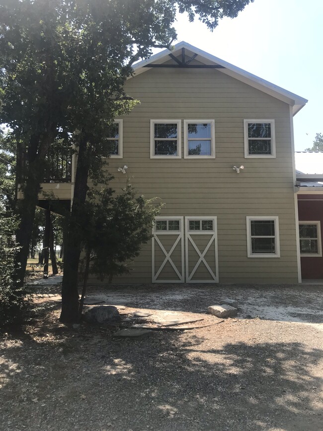 Building Photo - 3933 Riverside Pky