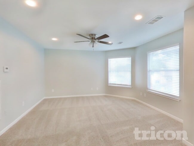 Building Photo - 6726 Misty Dale Dr