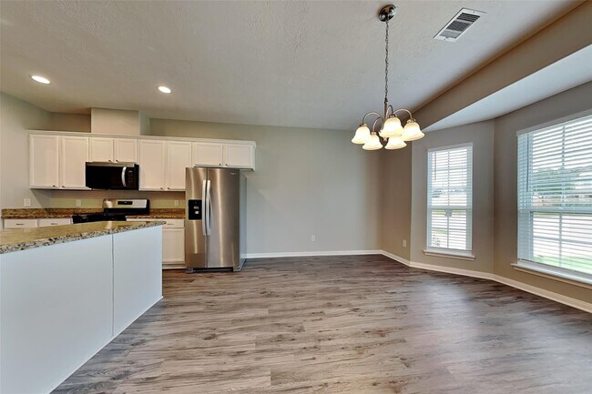 Building Photo - 30710 Basil Trace Dr