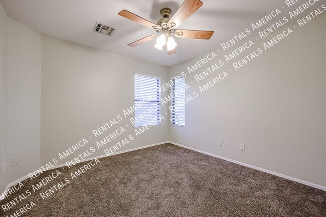 Building Photo - 658 S 110th Pl