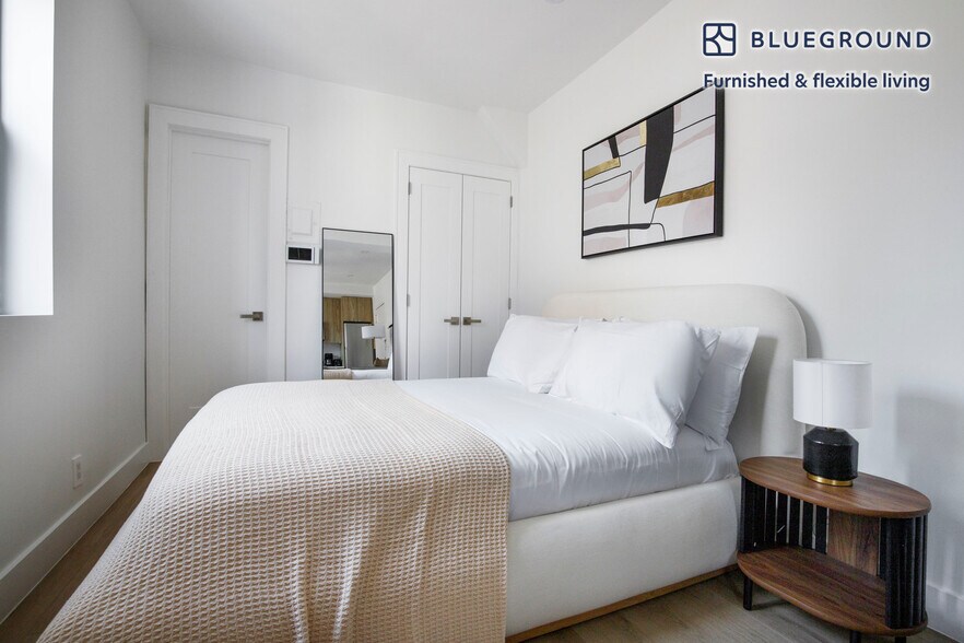 Building Photo - 138 E 38th St