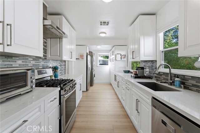 Building Photo - 5244 Vanalden Ave