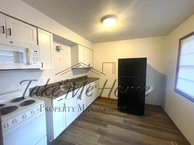 Building Photo - 2 Bedroom in East Springfield