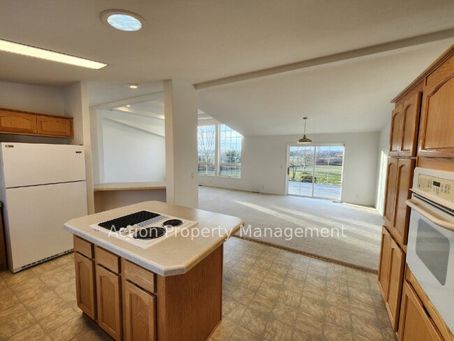 Building Photo - 3 bed 2 bath 2 car garage w/ great views in Sequim