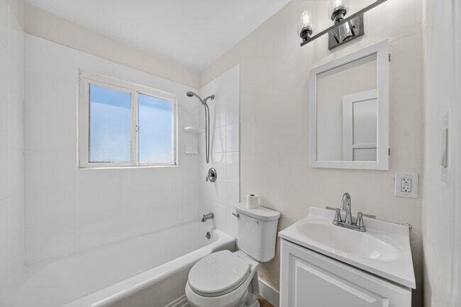 Building Photo - 3630 Highland Ave