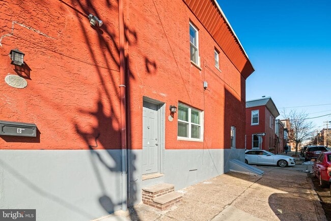 Building Photo - 1854 S Carlisle St