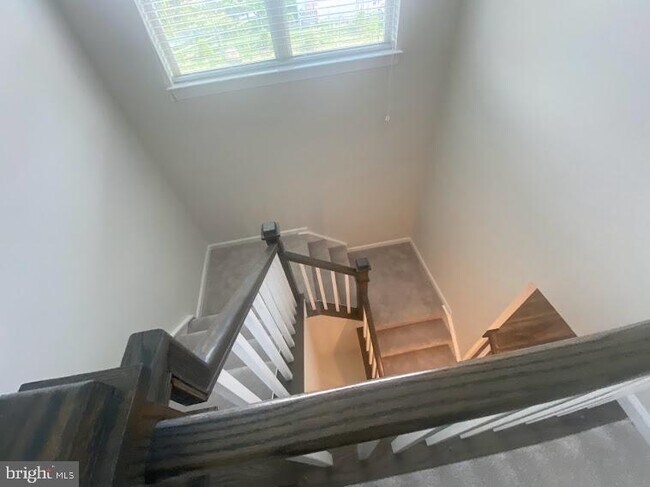 Building Photo - 506 Nursery Ln