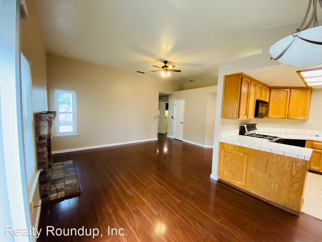 Building Photo - 3 br, 2 bath House - 8241 Cashel Way