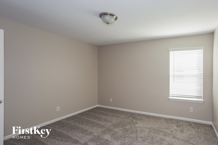 Building Photo - 3007 Creeks Landing Dr