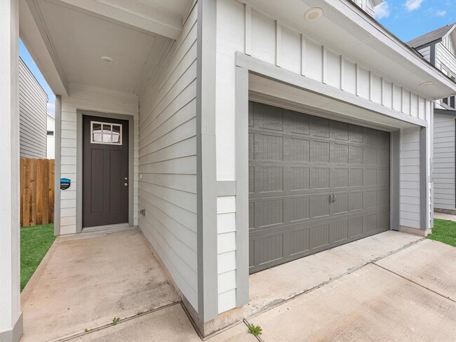 Building Photo - 4420 Ibiza Ln