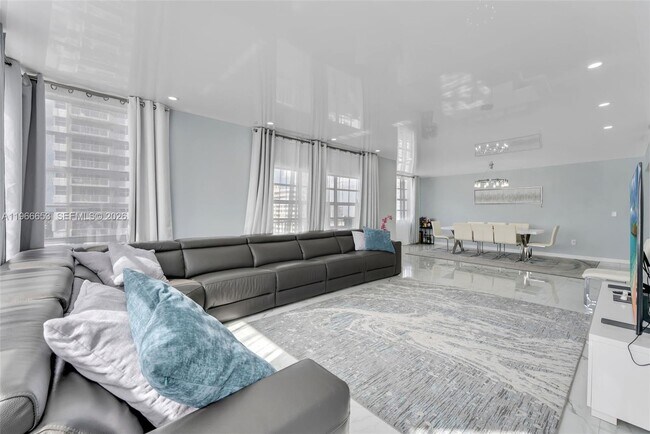 Building Photo - 1980 S Ocean Dr