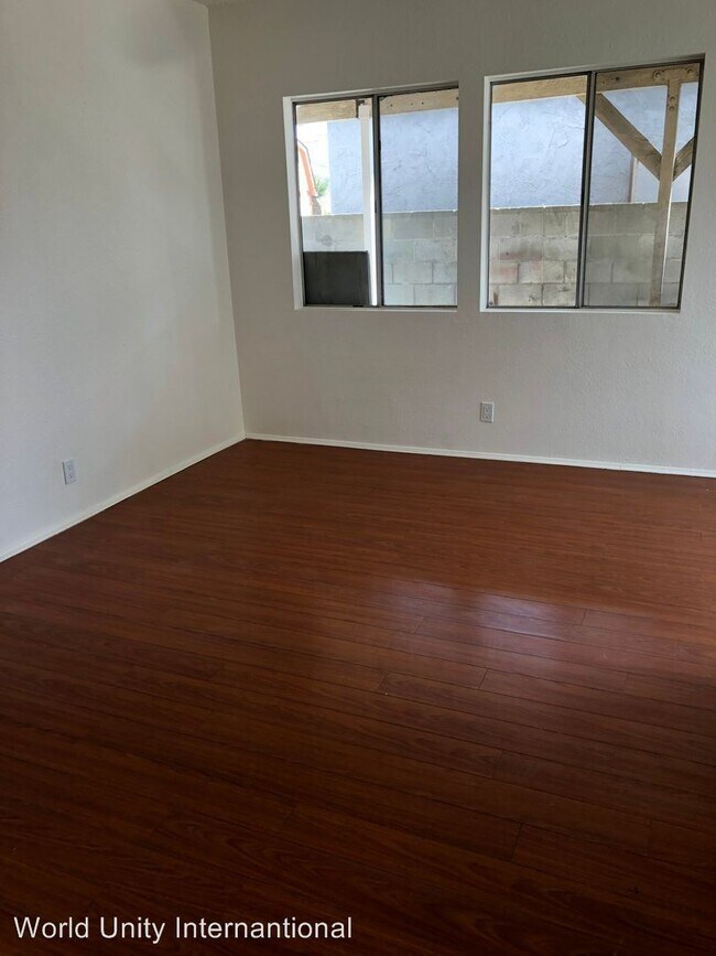 Building Photo - 100-140 Rose Ln