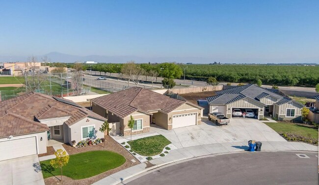 Building Photo - 8018 Cuyama River St