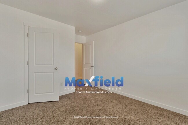 Building Photo - Beautiful Townhouse in Draper - 3 BD 2.5 BA 2 GA - 2250 Square Feet