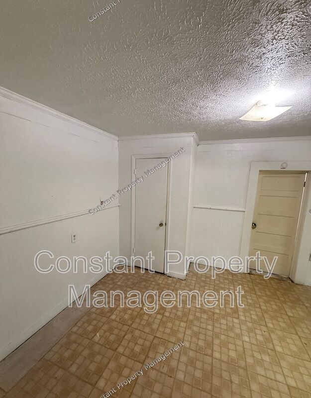 Building Photo - 504 Wheeler St