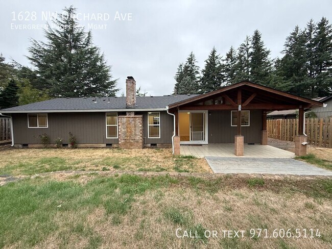 Building Photo - 1628 NW Orchard Ave