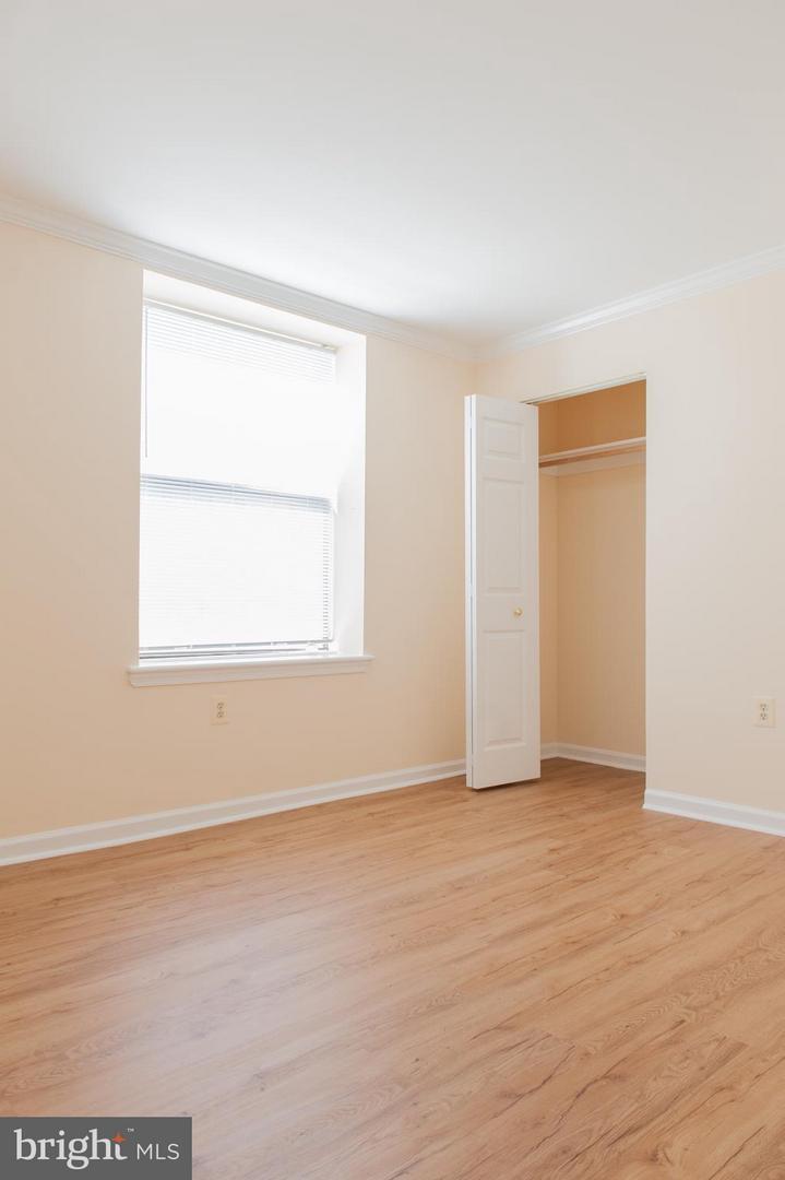 Bedroom 1 - 1436 Meridian Plz NW