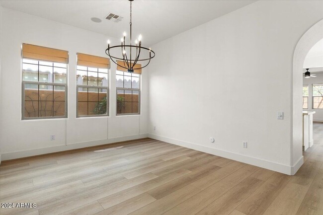 Building Photo - 9356 E Horseshoe Bend Dr