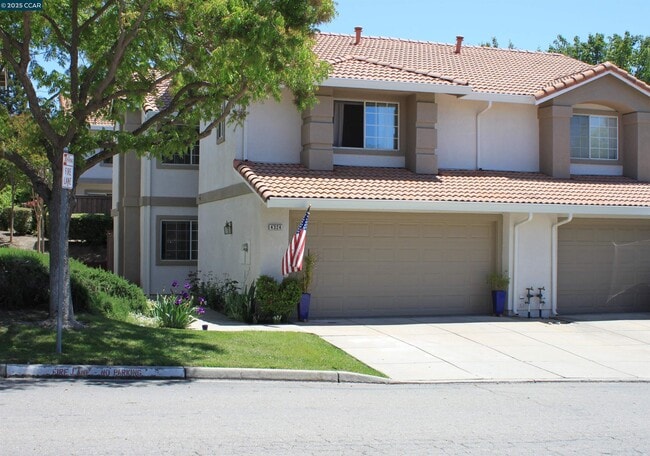 Building Photo - 4324 Conejo Dr