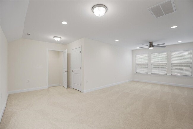 Building Photo - 8620 Secreto Dr