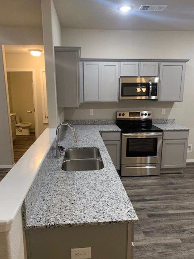 Building Photo - Spacious and Comfy 4 bedroom house in Bentonville! FOR RENT