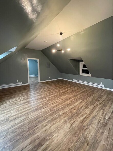 Building Photo - 377 S 10th St