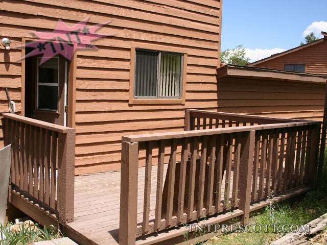 Building Photo - Townhome in Pine Creek Estates HOA