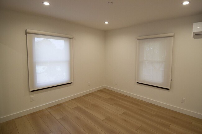 Building Photo - 317 Ocean Park Blvd