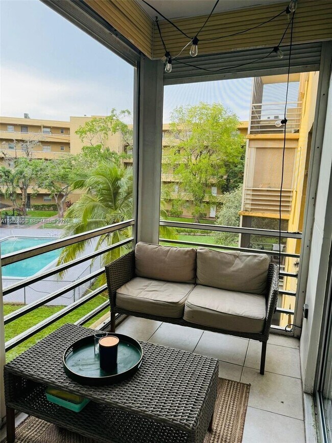 Building Photo - 4111 Stirling Rd