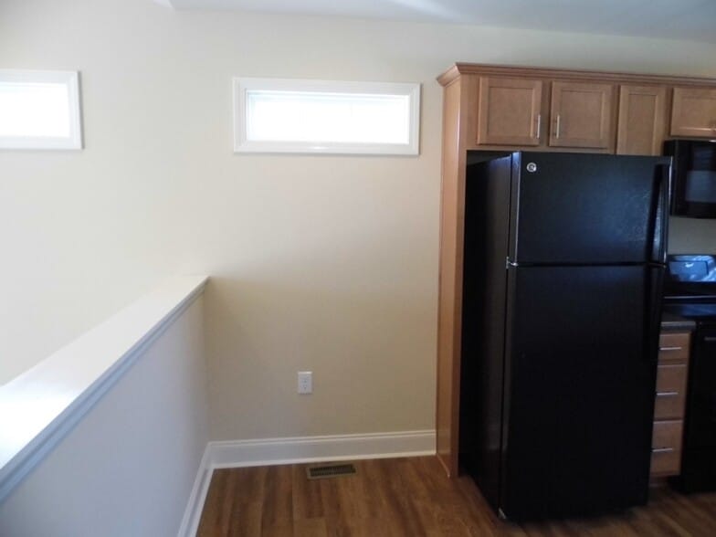 Transom offers morning light for that much needed cup of coffee or tea - 2312-A Belle Ave NE