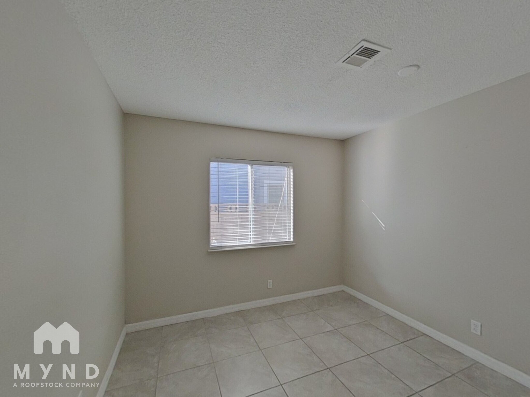 Building Photo - 1368 S Christy Ln