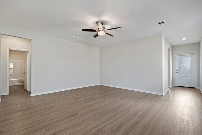 Building Photo - 10803 Hickory Ln