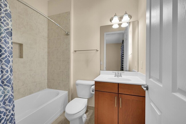 Building Photo - 2525 Vicara Court