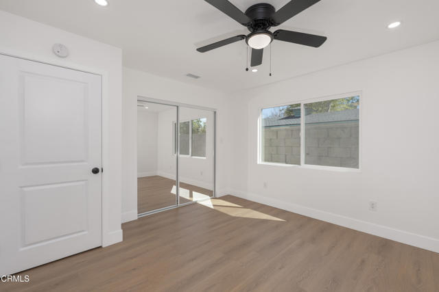Building Photo - 5842 Satsuma Ave