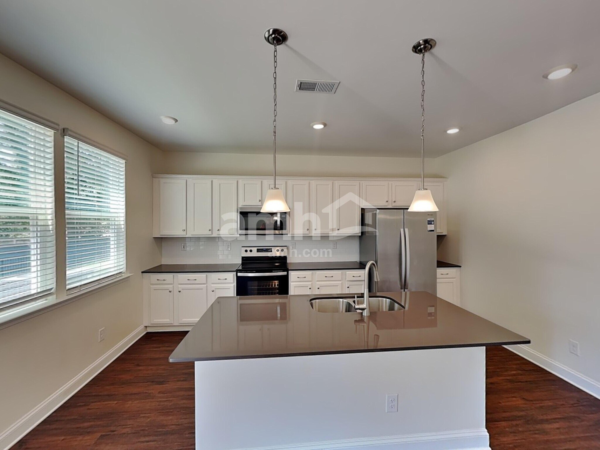 Building Photo - 544 Rivermist Dr