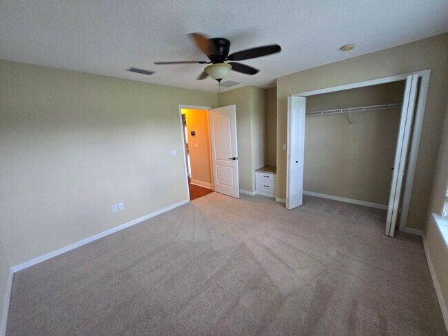 Building Photo - Gorgeous 4-Bedroom Home with Office, Pool,...