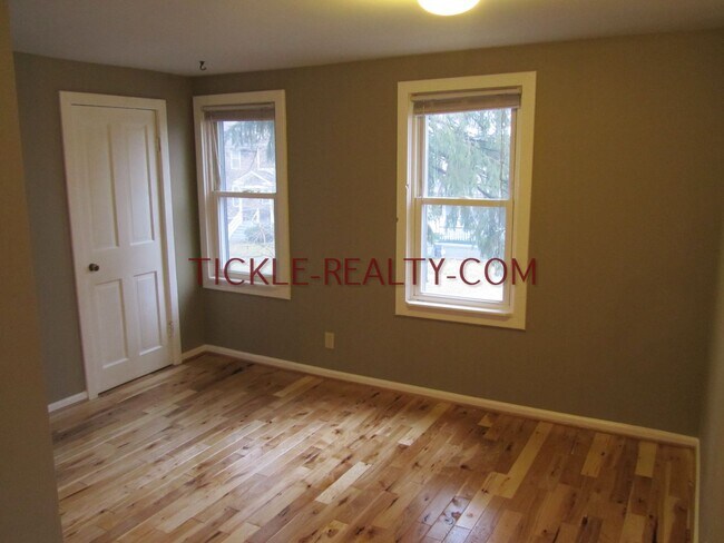 Building Photo - 839 Meigs St