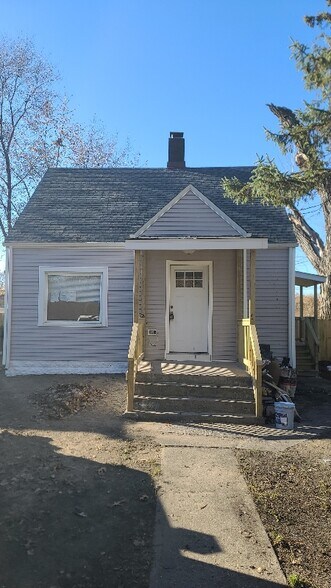 Primary Photo - 1132 Hanley St