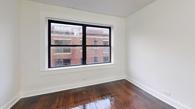 Building Photo - 2401 E 75th St