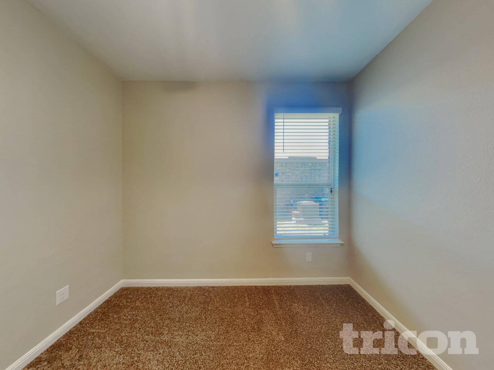 Building Photo - 9124 Highland Orchard Dr